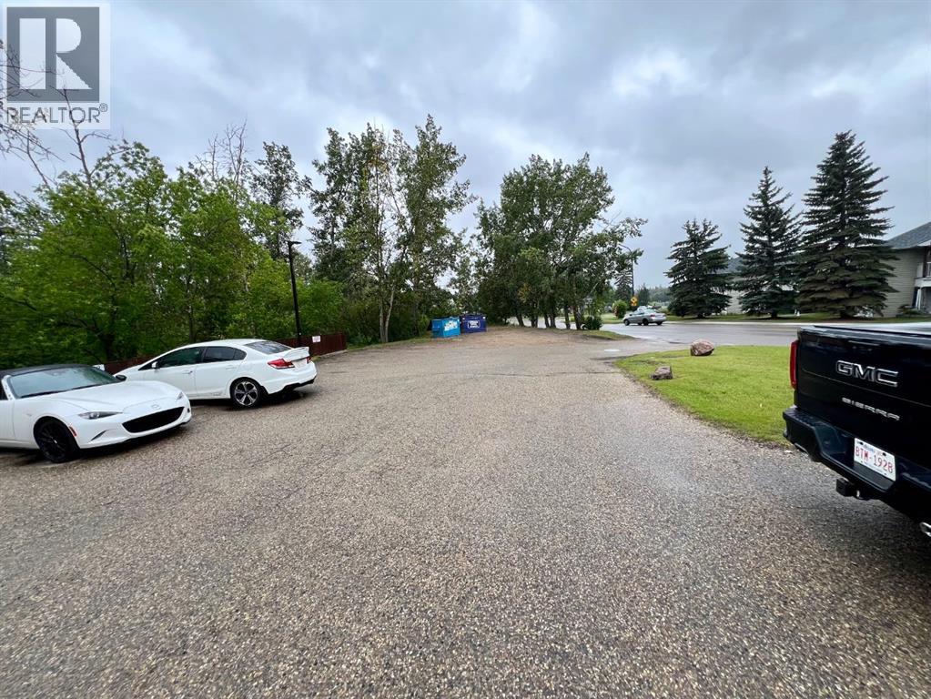 305, 5519 Kerry Wood Drive, Red Deer, Alberta  T4N 4X3 - Photo 3 - A2256852