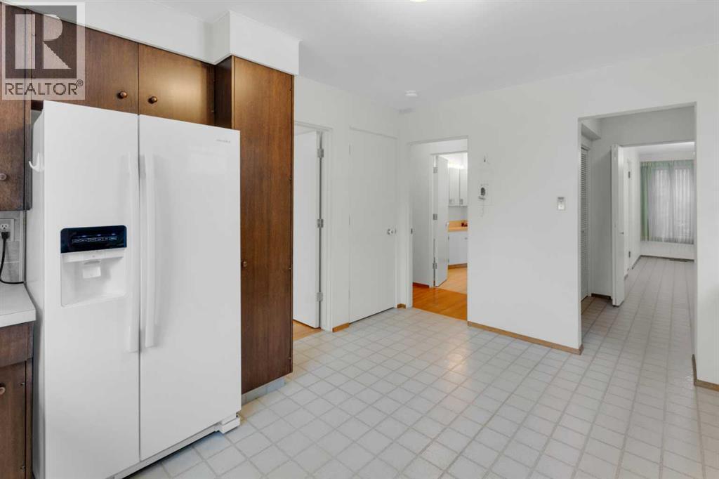 2711 Crawford Road Nw, Calgary, Alberta  T2L 1C9 - Photo 9 - A2267193