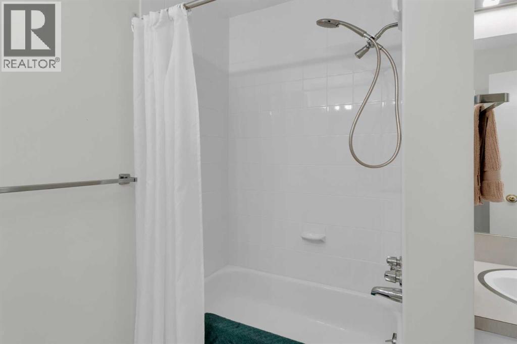 2711 Crawford Road Nw, Calgary, Alberta  T2L 1C9 - Photo 12 - A2267193