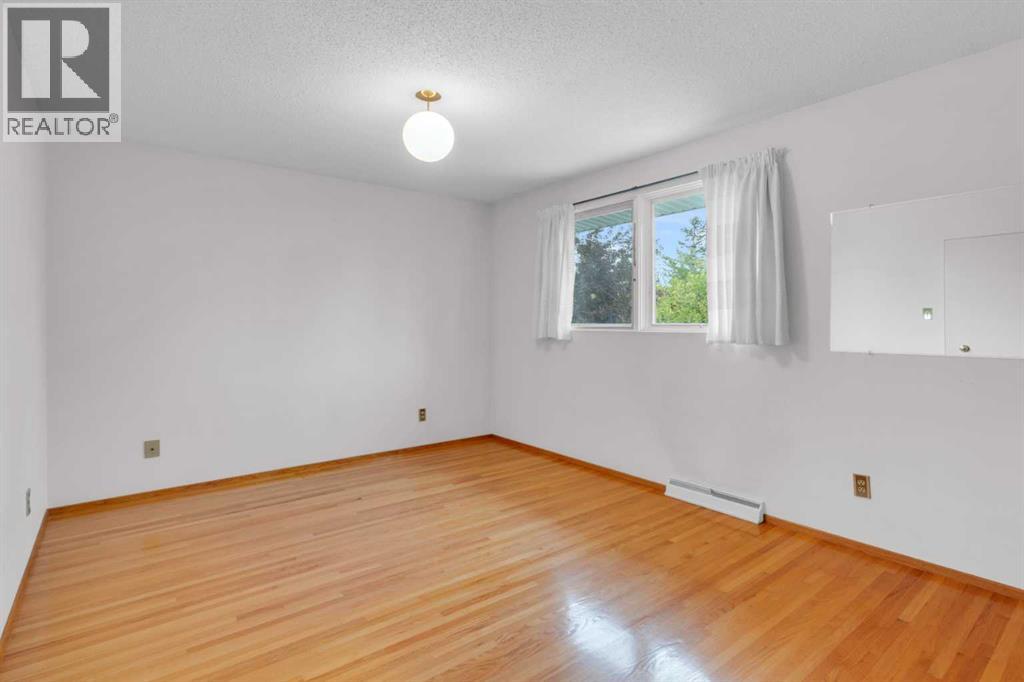 2711 Crawford Road Nw, Calgary, Alberta  T2L 1C9 - Photo 14 - A2267193