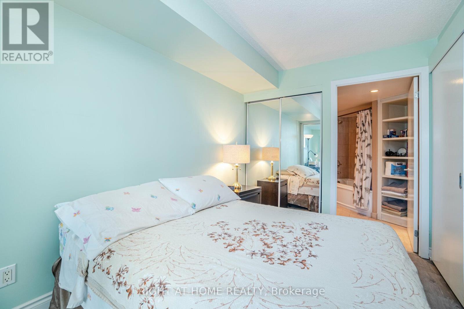 809 - 8 York Street, Toronto, Ontario  M5J 2Y2 - Photo 16 - C12503336