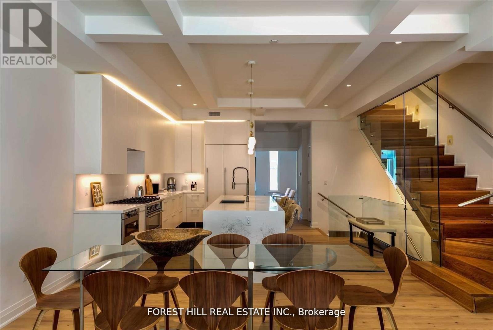 23c Lascelles Boulevard, Toronto, Ontario  M4V 2C1 - Photo 3 - C12503342