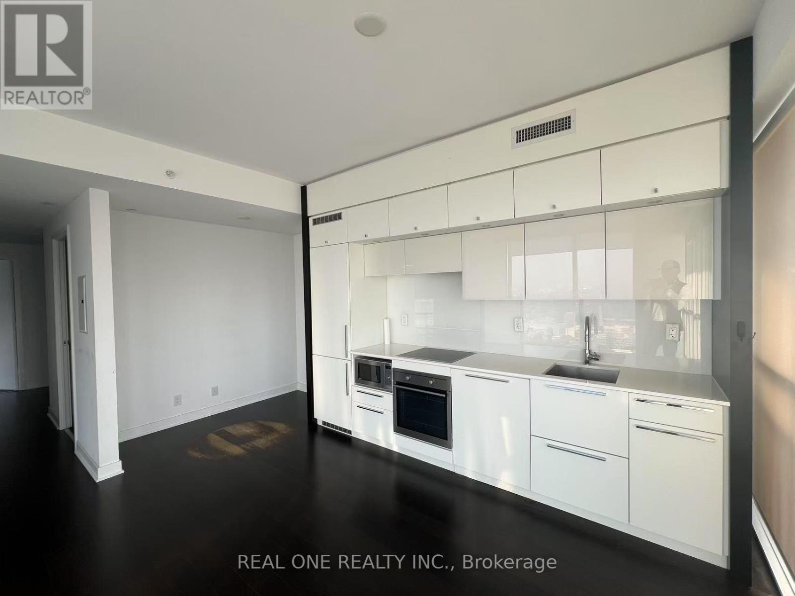 4703 - 15 Grenville Street, Toronto, Ontario  M4Y 0B9 - Photo 4 - C12503406