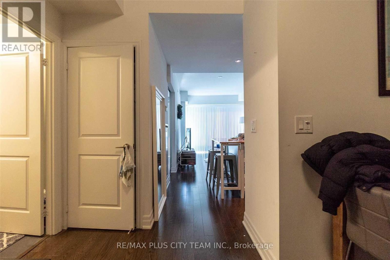 1604 - 8 The Esplanade, Toronto, Ontario  M5E 0A6 - Photo 5 - C12503480