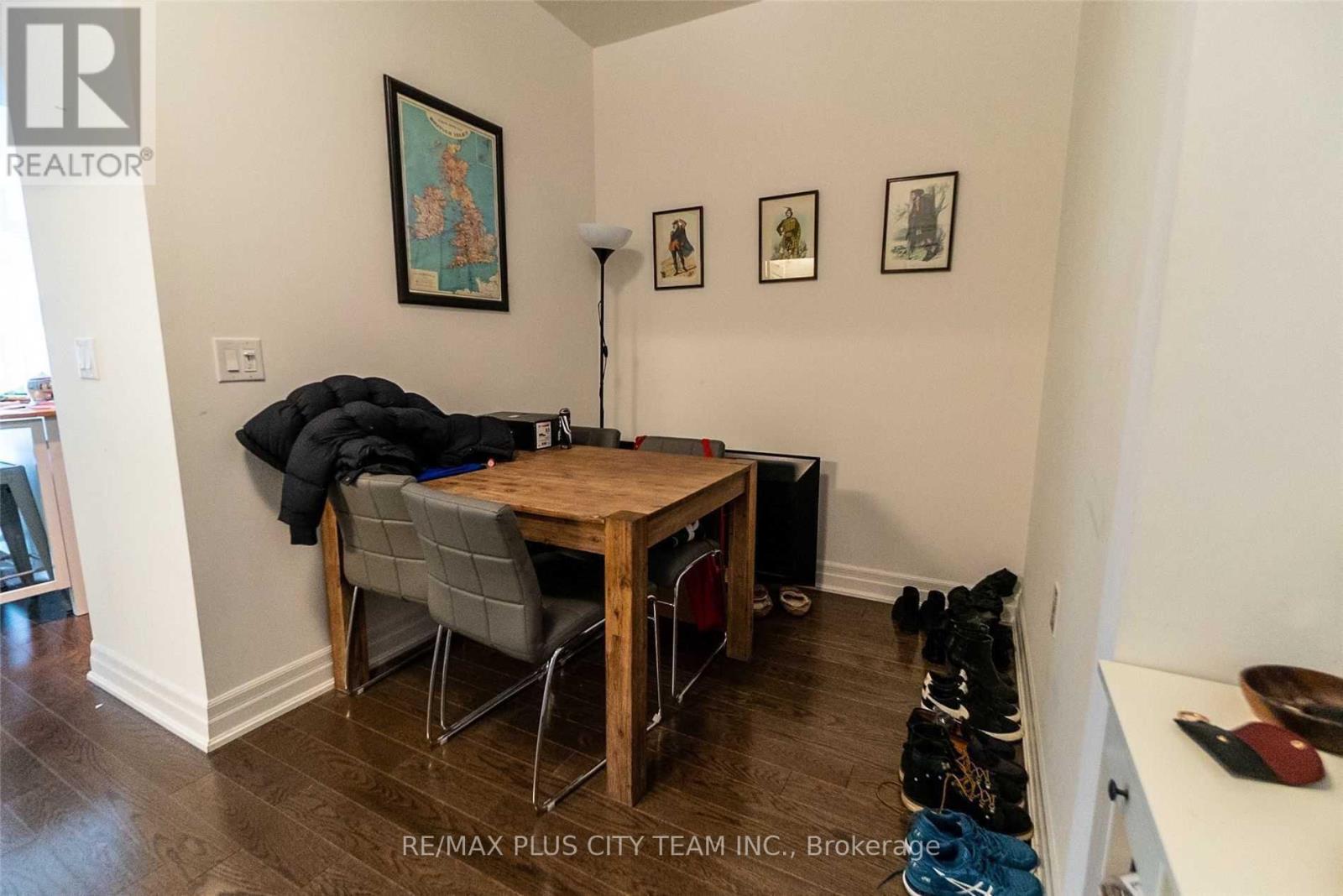 1604 - 8 The Esplanade, Toronto, Ontario  M5E 0A6 - Photo 6 - C12503480