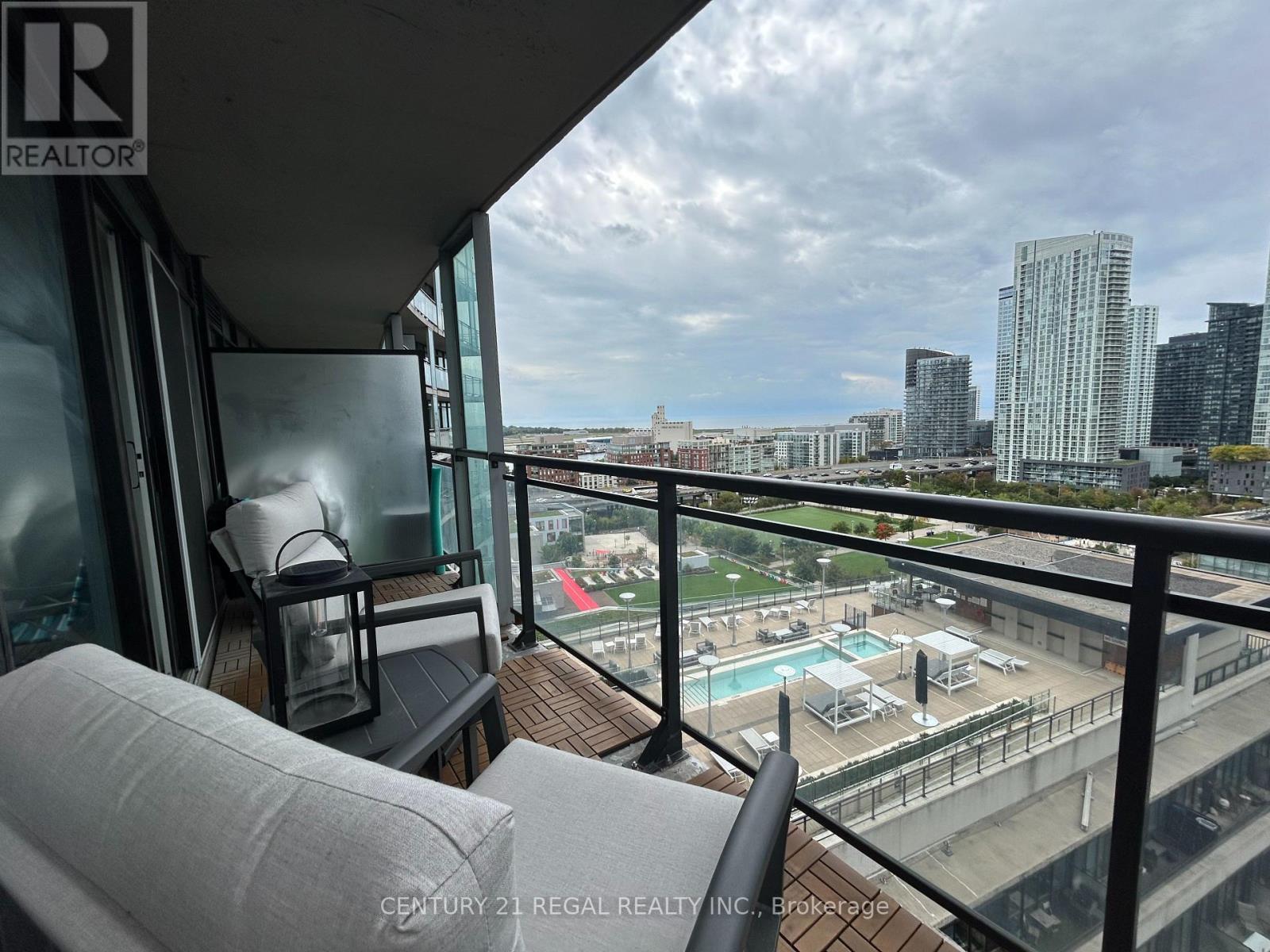 1709 - 8 Telegram Mews, Toronto, Ontario  M5V 3Z5 - Photo 4 - C12503576