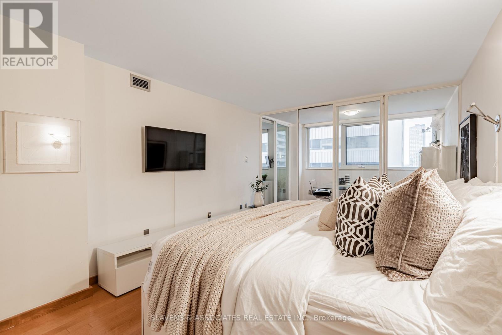 1213 - 360 Bloor Street E, Toronto, Ontario  M4W 3M3 - Photo 23 - C12503616