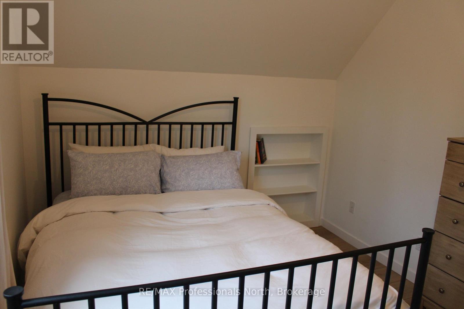 1121 Old Donald Road N, Dysart Et Al, Ontario  K0M 1S0 - Photo 24 - X12496644