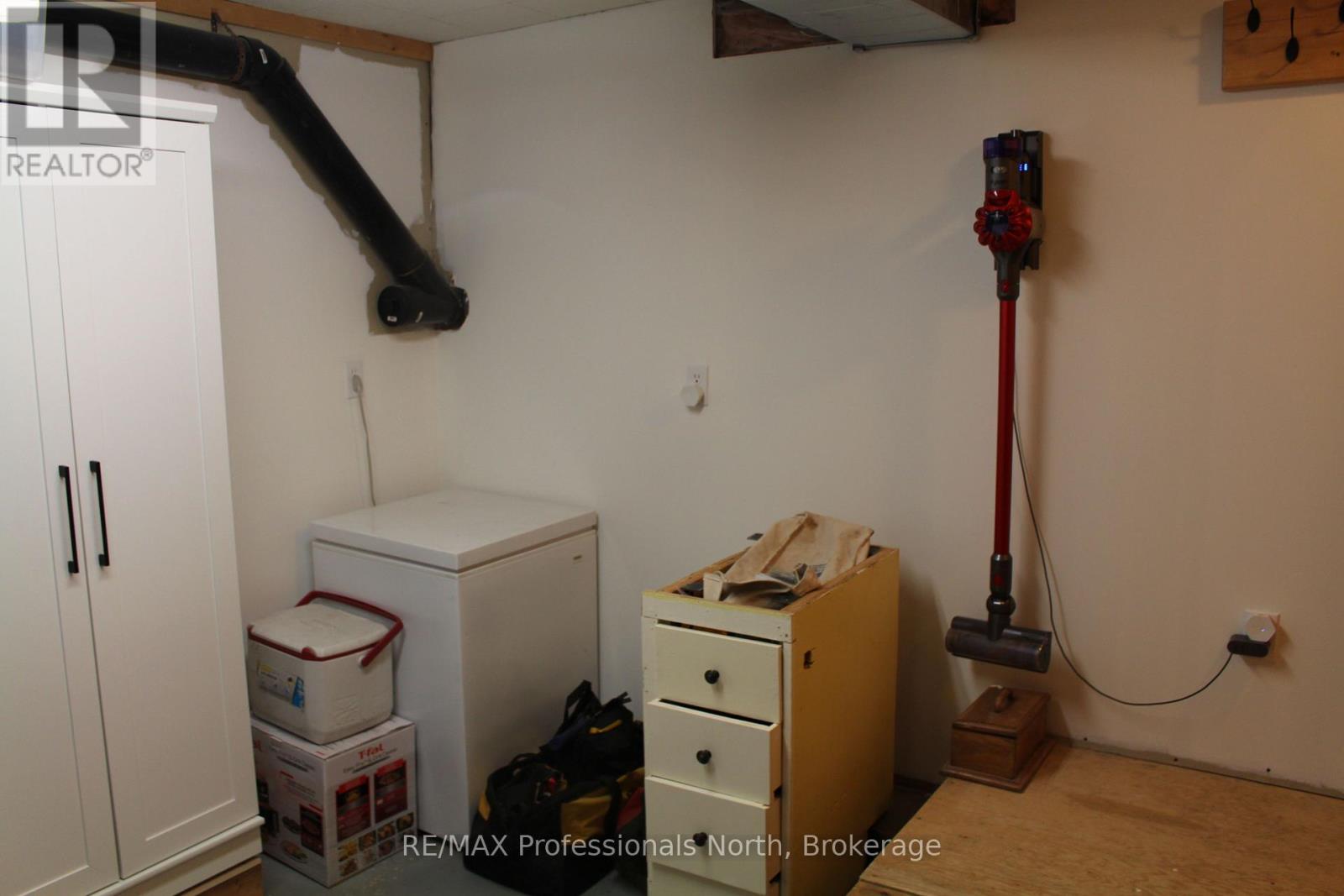 1121 Old Donald Road N, Dysart Et Al, Ontario  K0M 1S0 - Photo 36 - X12496644