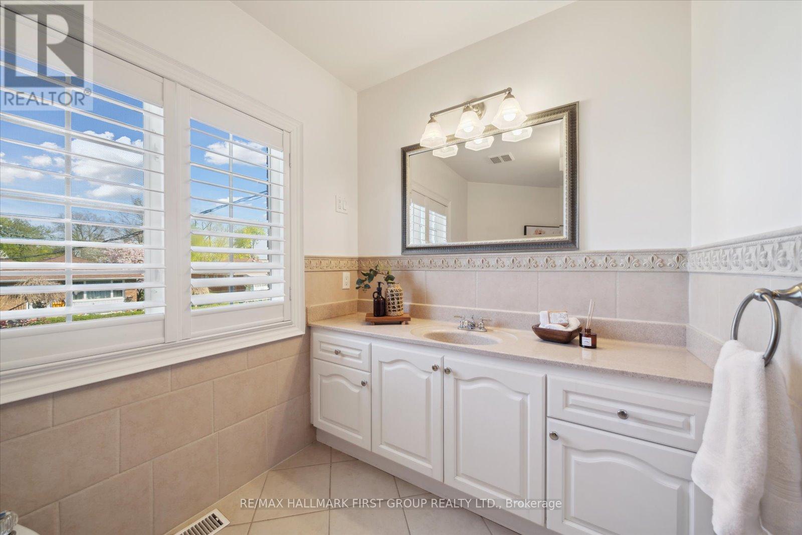 Main - 60 Brenda Crescent, Toronto, Ontario  M1K 3C6 - Photo 19 - E12503322