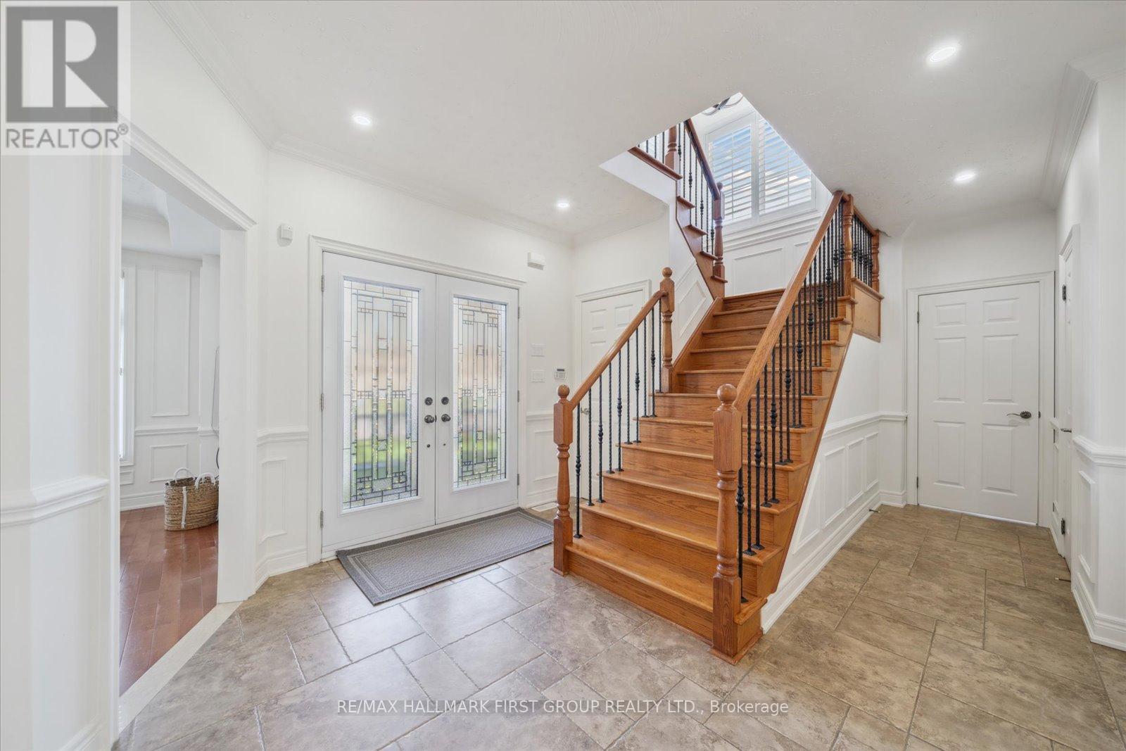 Main - 60 Brenda Crescent, Toronto, Ontario  M1K 3C6 - Photo 3 - E12503322