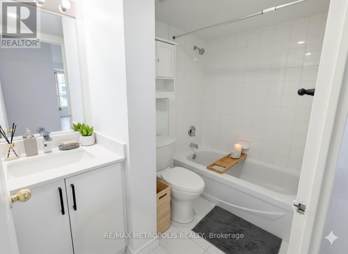 1202 - 2550 Lawrence Avenue E, Toronto, Ontario  M1P 2R7 - Photo 23 - E12503404