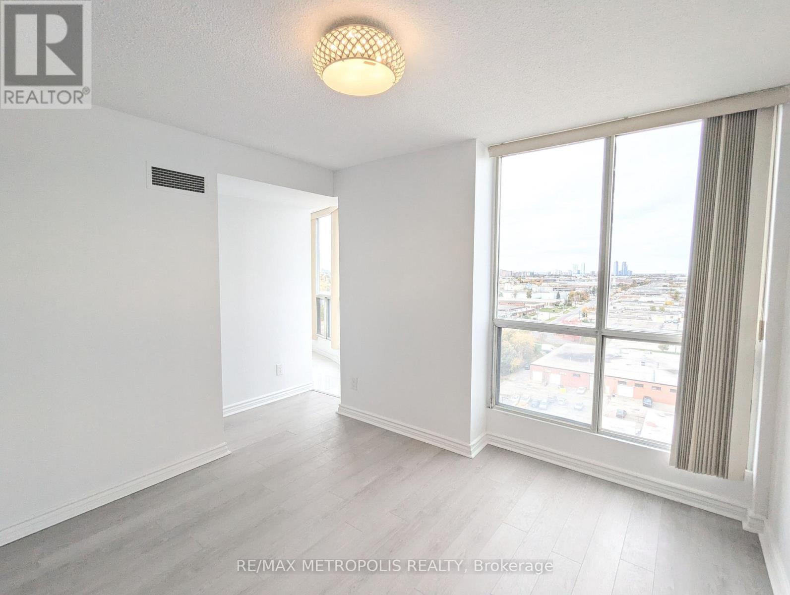 1202 - 2550 Lawrence Avenue E, Toronto, Ontario  M1P 2R7 - Photo 26 - E12503404