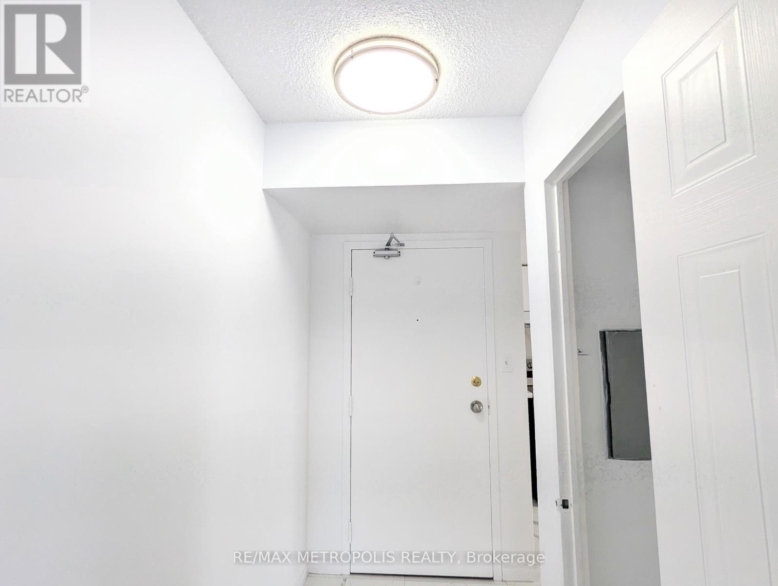 1202 - 2550 Lawrence Avenue E, Toronto, Ontario  M1P 2R7 - Photo 32 - E12503404