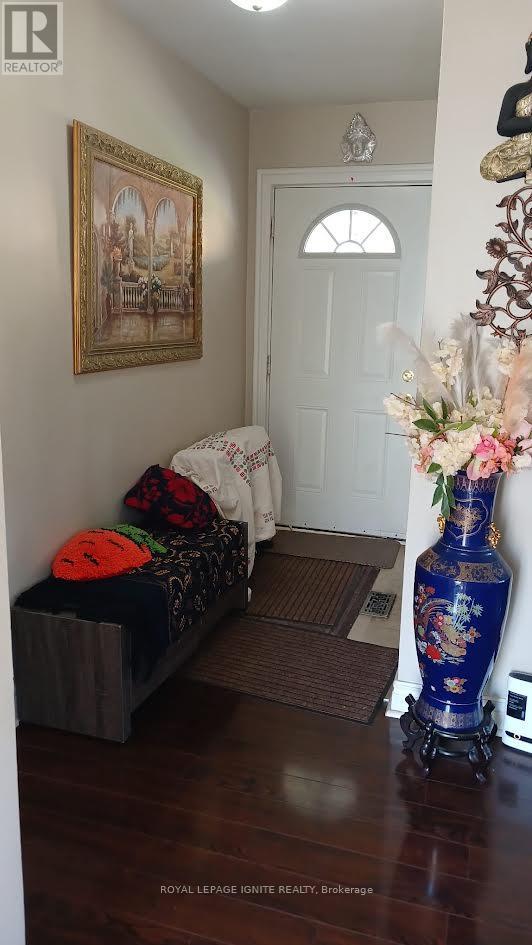 Main - 16 Lakeland Crescent, Toronto, Ontario  M1G 2L3 - Photo 3 - E12503414