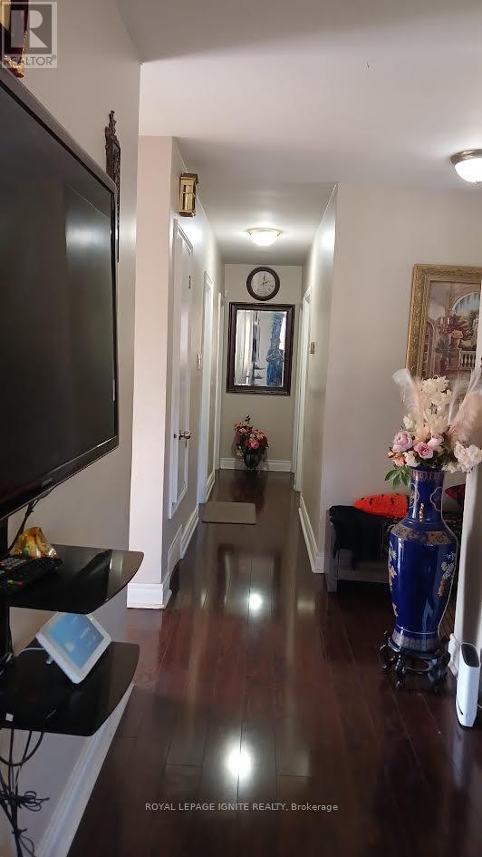 Main - 16 Lakeland Crescent, Toronto, Ontario  M1G 2L3 - Photo 6 - E12503414