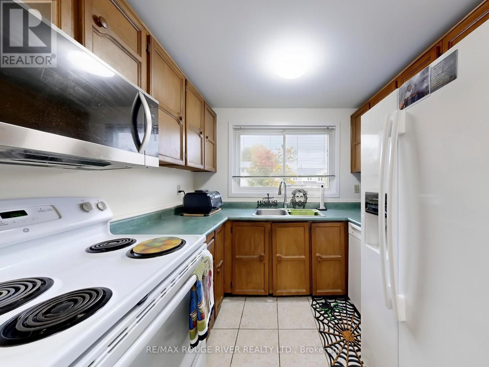 1980 Bowler Drive, Pickering, Ontario  L1V 3K7 - Photo 12 - E12503438