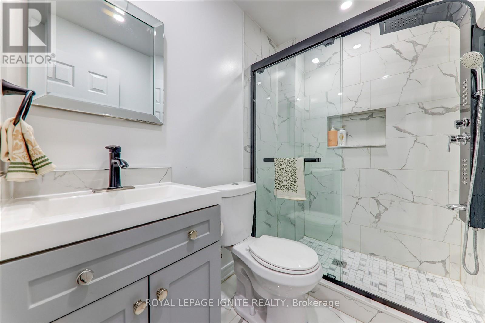 8 Kingfisher Way, Whitby, Ontario  L1P 0K3 - Photo 10 - E12503538