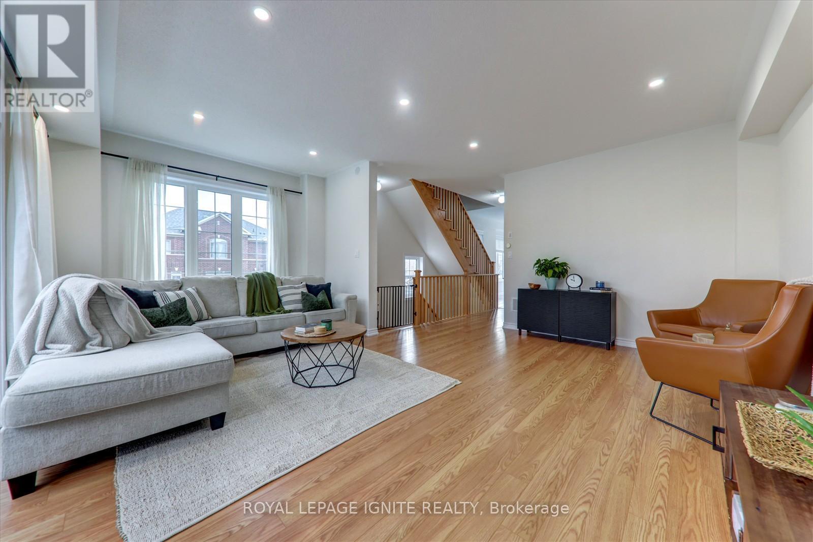 8 Kingfisher Way, Whitby, Ontario  L1P 0K3 - Photo 13 - E12503538