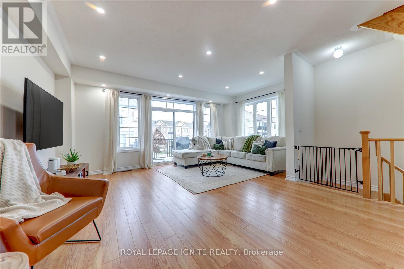 8 Kingfisher Way, Whitby, Ontario  L1P 0K3 - Photo 14 - E12503538