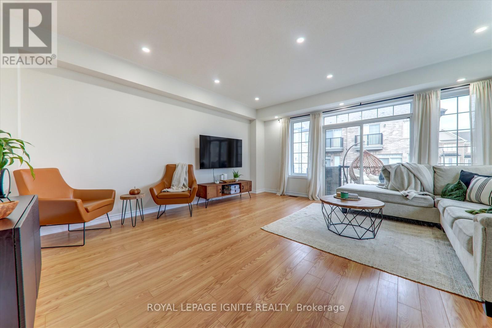 8 Kingfisher Way, Whitby, Ontario  L1P 0K3 - Photo 15 - E12503538