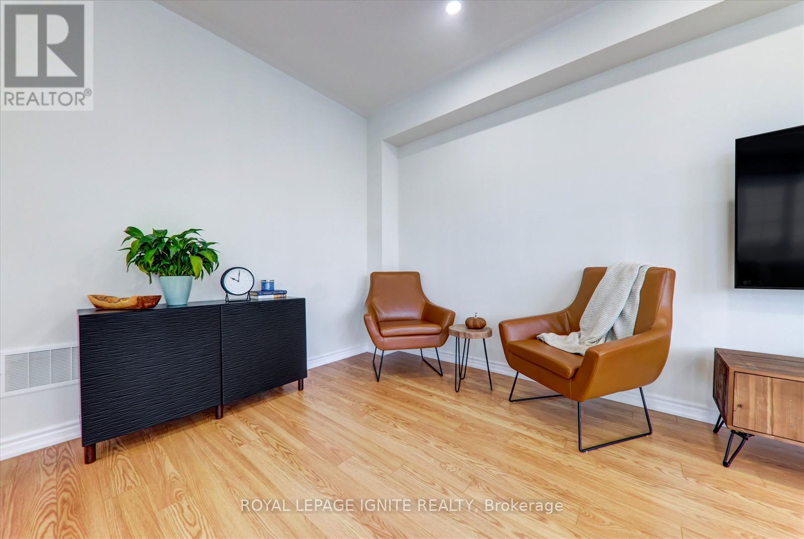 8 Kingfisher Way, Whitby, Ontario  L1P 0K3 - Photo 16 - E12503538