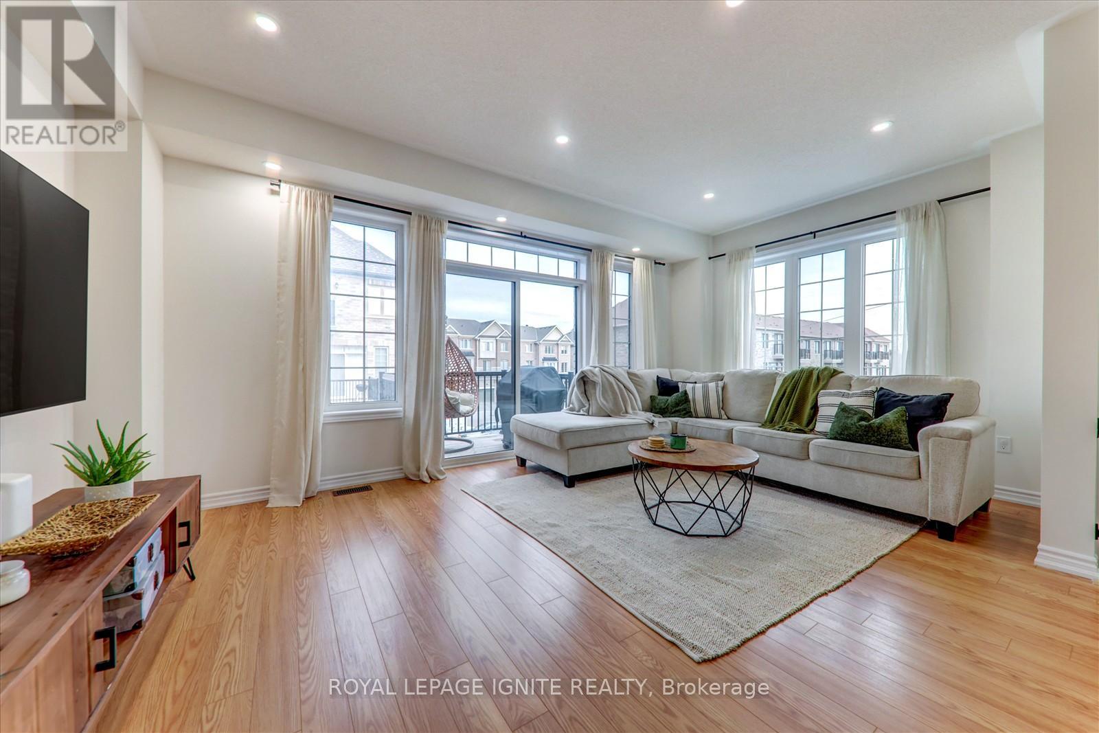 8 Kingfisher Way, Whitby, Ontario  L1P 0K3 - Photo 17 - E12503538