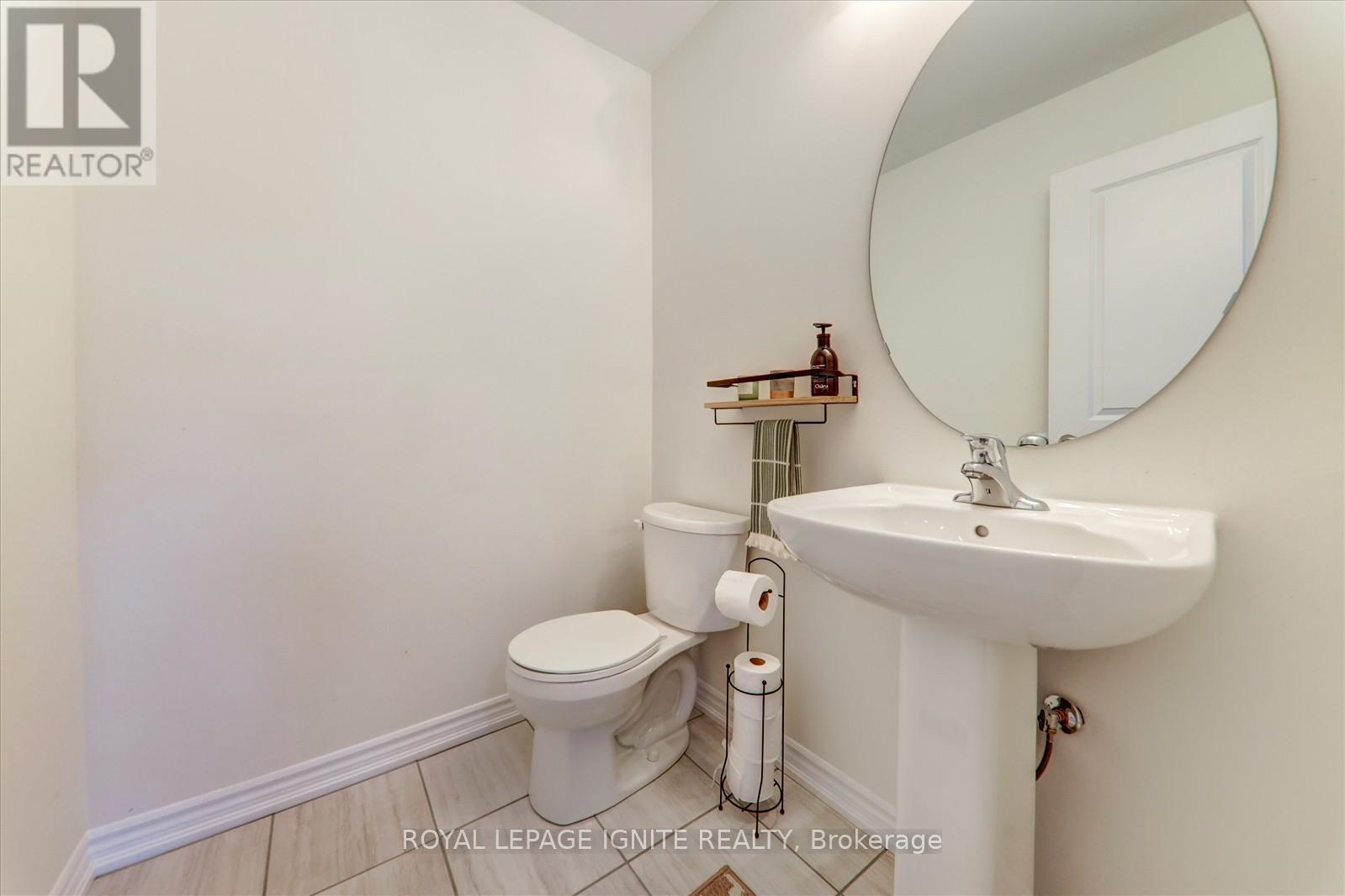 8 Kingfisher Way, Whitby, Ontario  L1P 0K3 - Photo 19 - E12503538