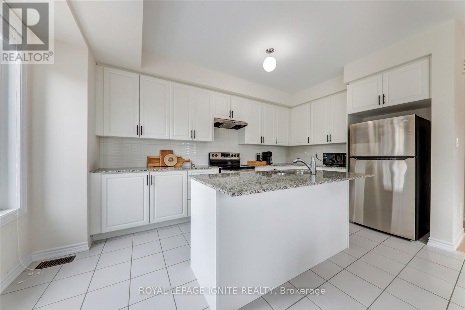 8 Kingfisher Way, Whitby, Ontario  L1P 0K3 - Photo 23 - E12503538