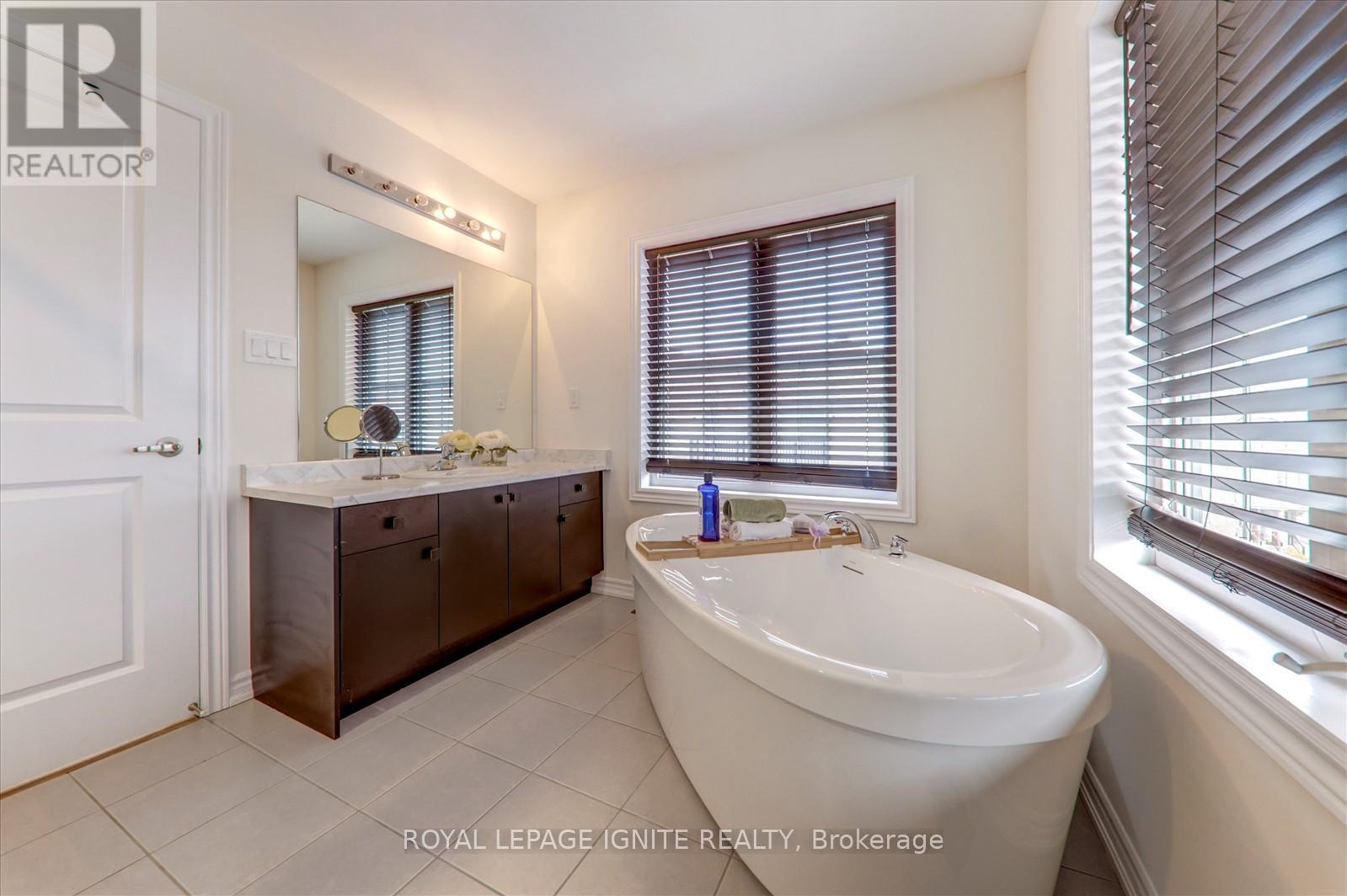 8 Kingfisher Way, Whitby, Ontario  L1P 0K3 - Photo 30 - E12503538