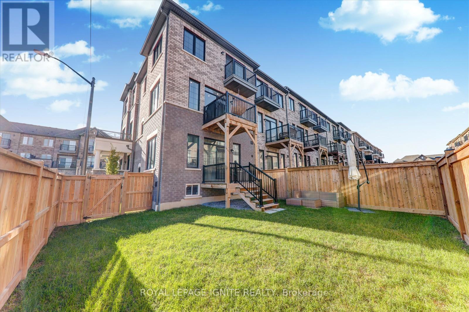 8 Kingfisher Way, Whitby, Ontario  L1P 0K3 - Photo 37 - E12503538