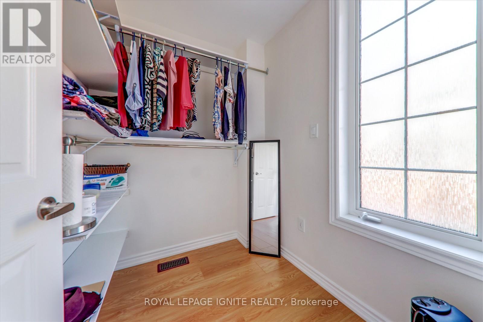 8 Kingfisher Way, Whitby, Ontario  L1P 0K3 - Photo 9 - E12503538