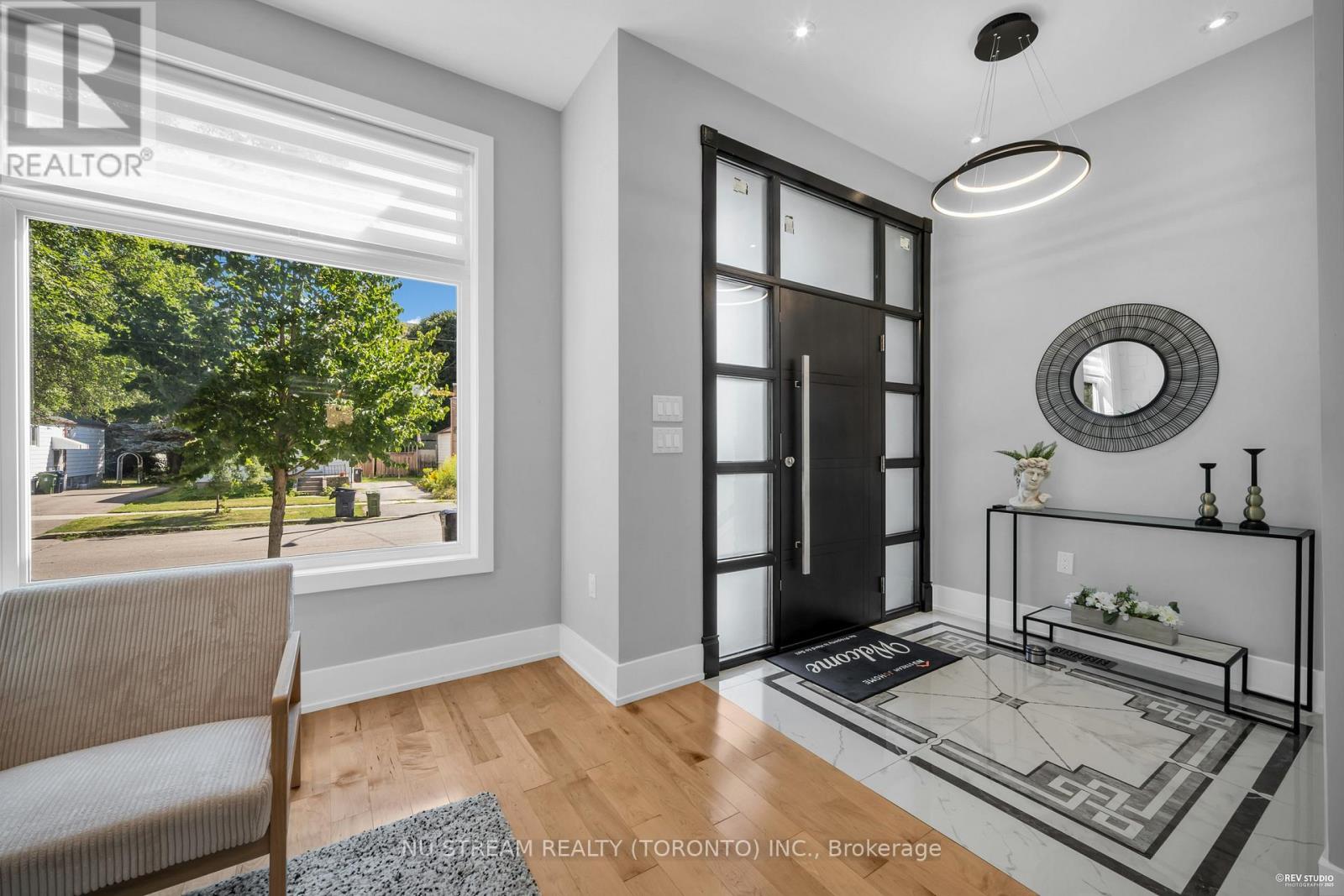 4 Westbourne Avenue, Toronto, Ontario  M1L 2X9 - Photo 2 - E12503574