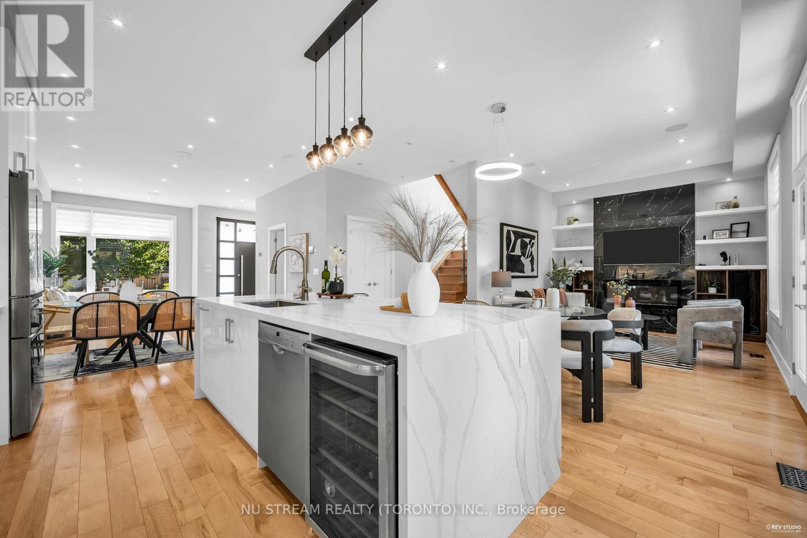 4 Westbourne Avenue, Toronto, Ontario  M1L 2X9 - Photo 6 - E12503574