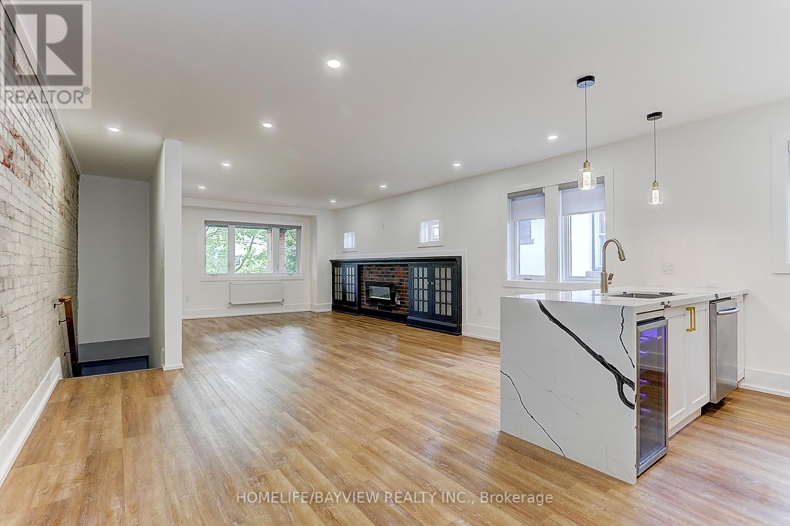 Upper - 43 Wineva Avenue, Toronto, Ontario  M4E 2T1 - Photo 17 - E12503596