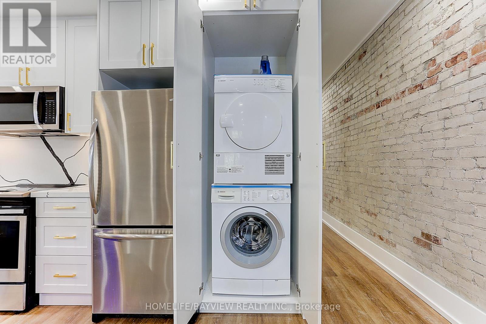 Upper - 43 Wineva Avenue, Toronto, Ontario  M4E 2T1 - Photo 18 - E12503596