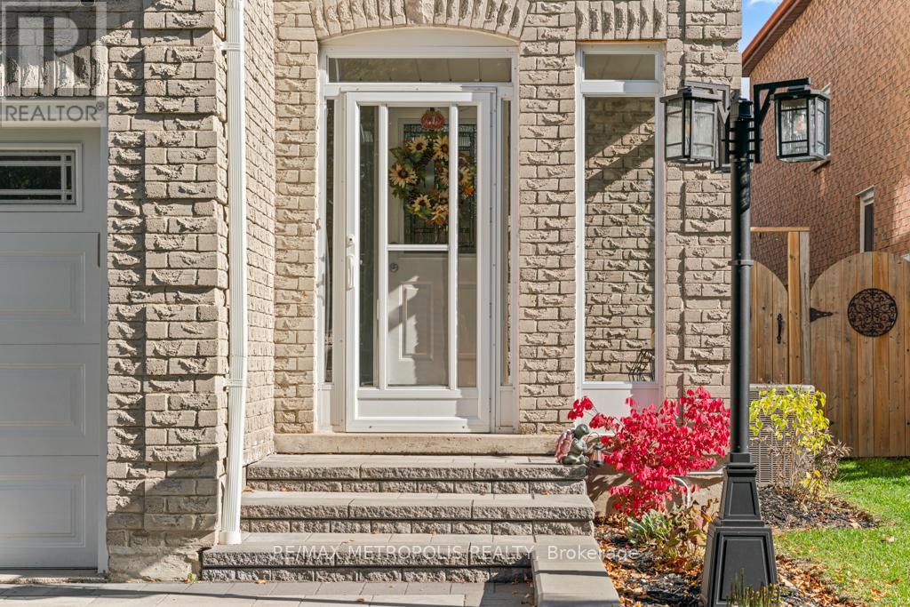 39 Hewitt Crescent, Ajax, Ontario  L1S 7A6 - Photo 3 - E12503626