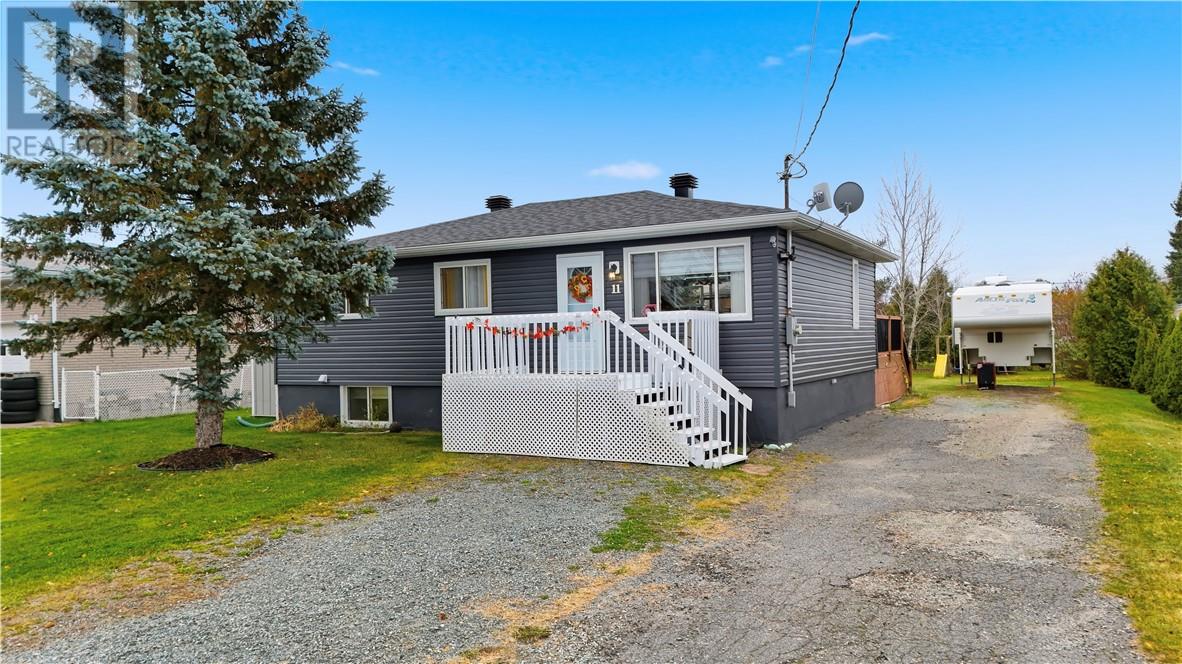 11 Bishop Crescent, Wahnapitae, Ontario  P0M 3C0 - Photo 1 - 2125461