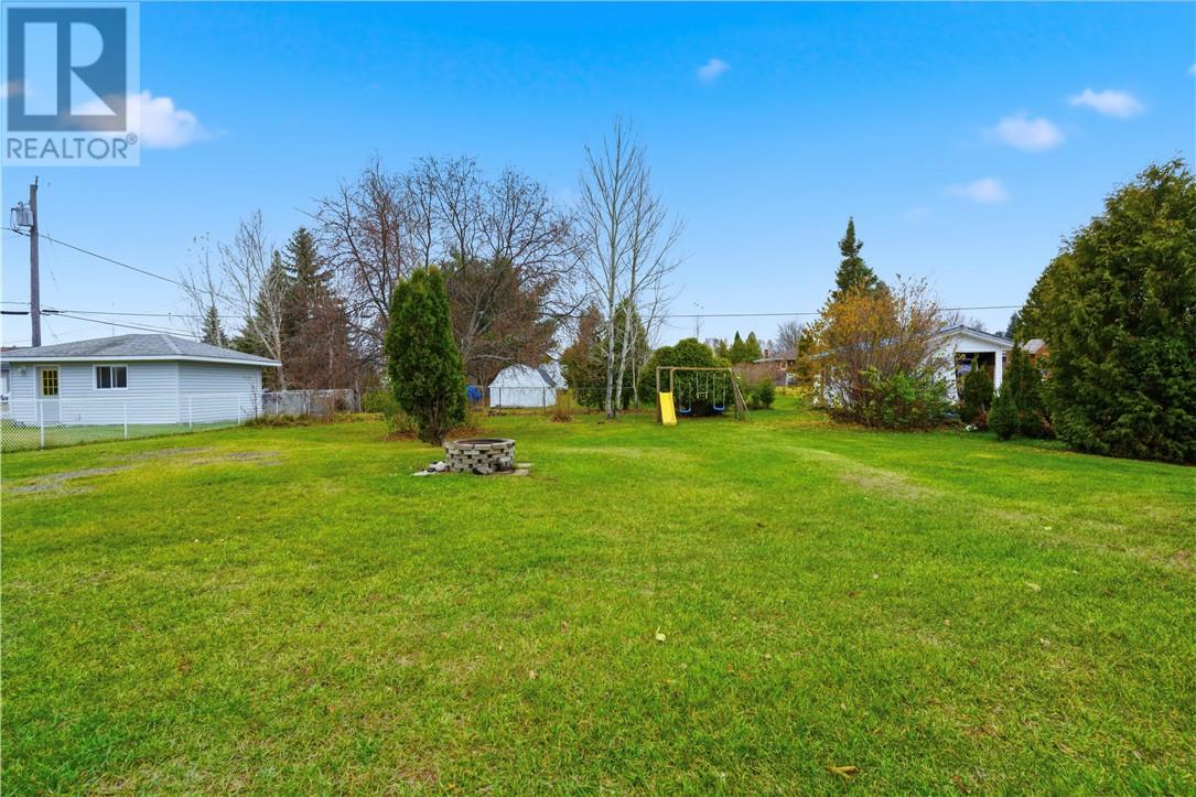 11 Bishop Crescent, Wahnapitae, Ontario  P0M 3C0 - Photo 24 - 2125461