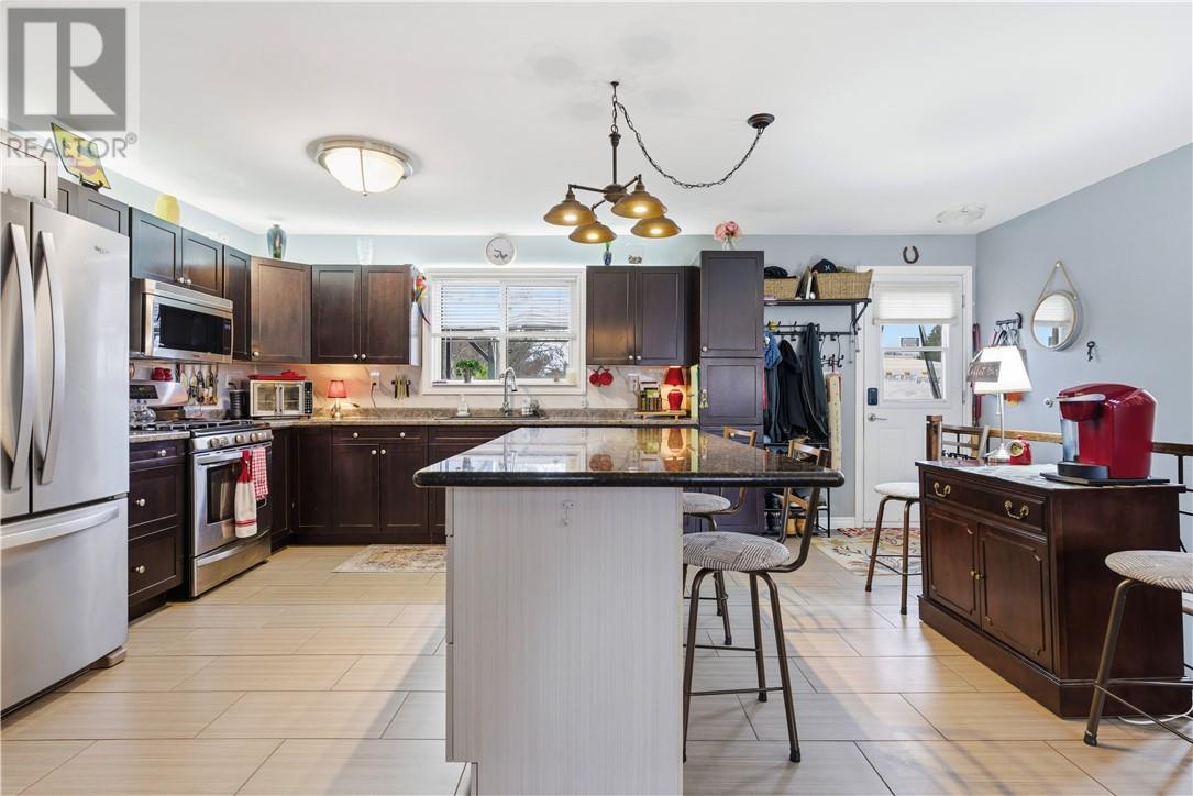 11 Bishop Crescent, Wahnapitae, Ontario  P0M 3C0 - Photo 4 - 2125461