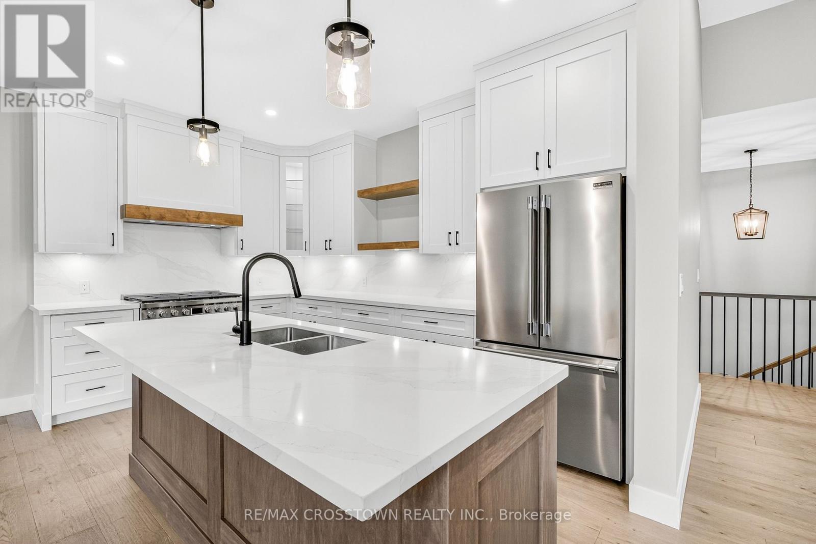 32 Alpine Way, Oro-Medonte, Ontario  L0L 2L0 - Photo 9 - S12375066