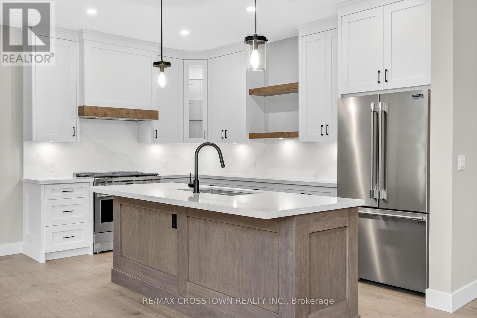 32 Alpine Way, Oro-Medonte, Ontario  L0L 2L0 - Photo 8 - S12375066