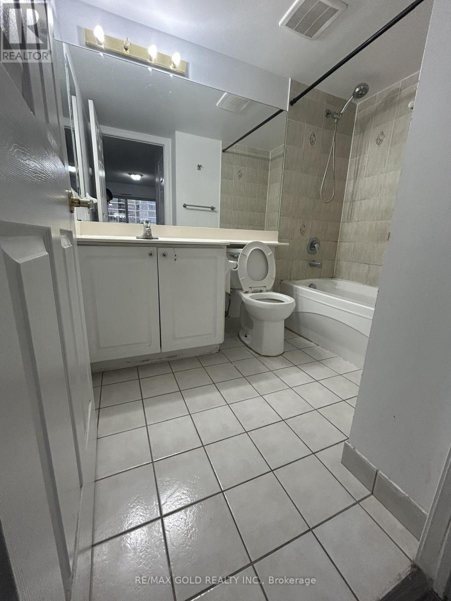 2119 - 25 Kingsbridge Garden, Mississauga, Ontario L5R 4B1 - Photo 31 - W12430332