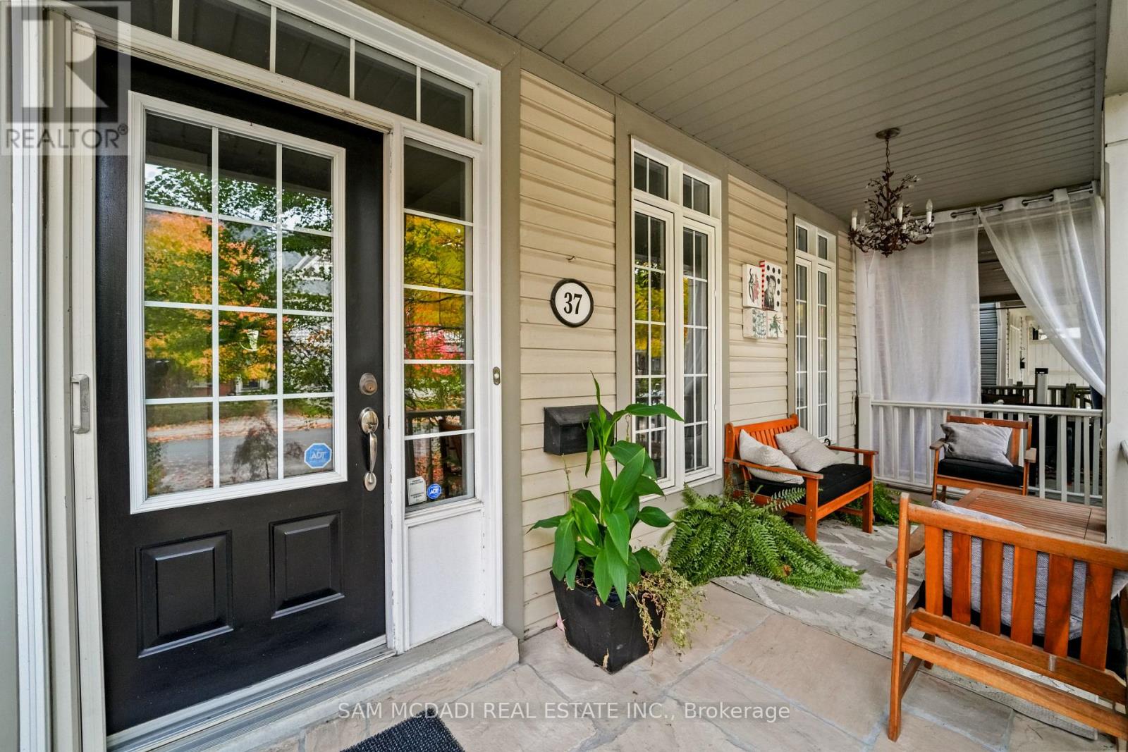 37 Winners Circle, Toronto, Ontario  M4L 3Y7 - Photo 2 - E12488798