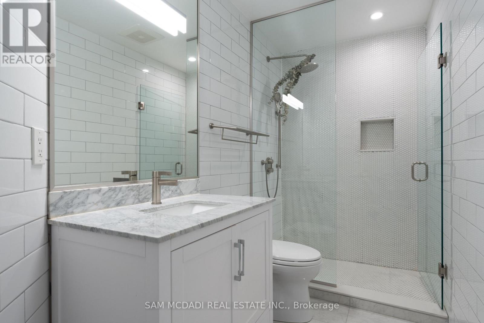 37 Winners Circle, Toronto, Ontario  M4L 3Y7 - Photo 29 - E12488798