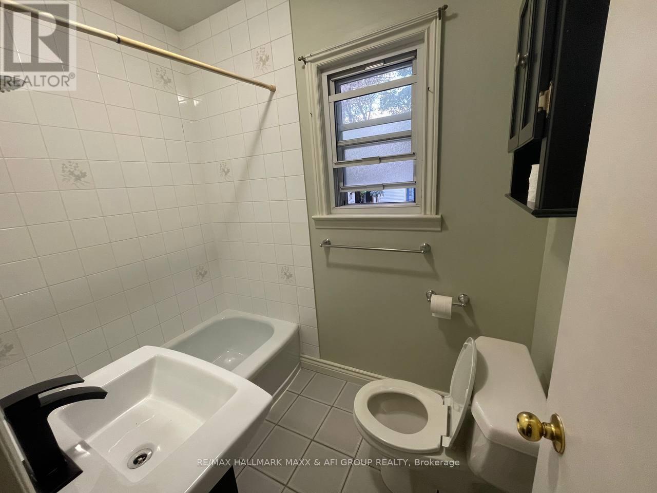 54 Highland Park Boulevard E, Markham, Ontario  L3T 1B3 - Photo 9 - N12402964