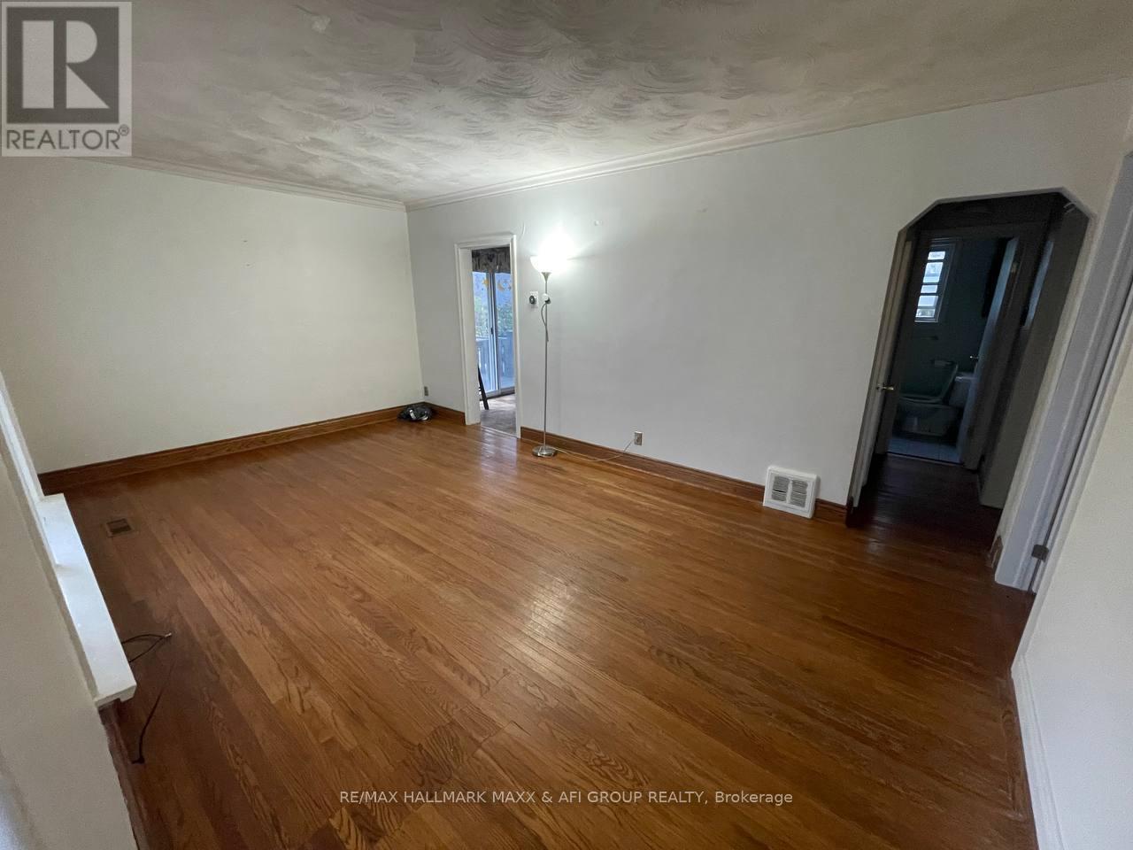 54 Highland Park Boulevard E, Markham, Ontario  L3T 1B3 - Photo 2 - N12402964