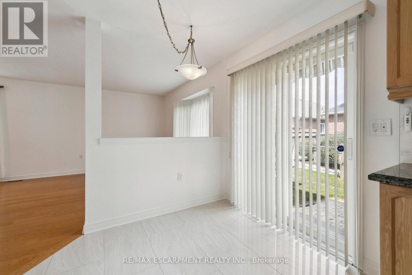 245 Centennial Forest Drive, Milton, Ontario  L9T 5W9 - Photo 16 - W12453891