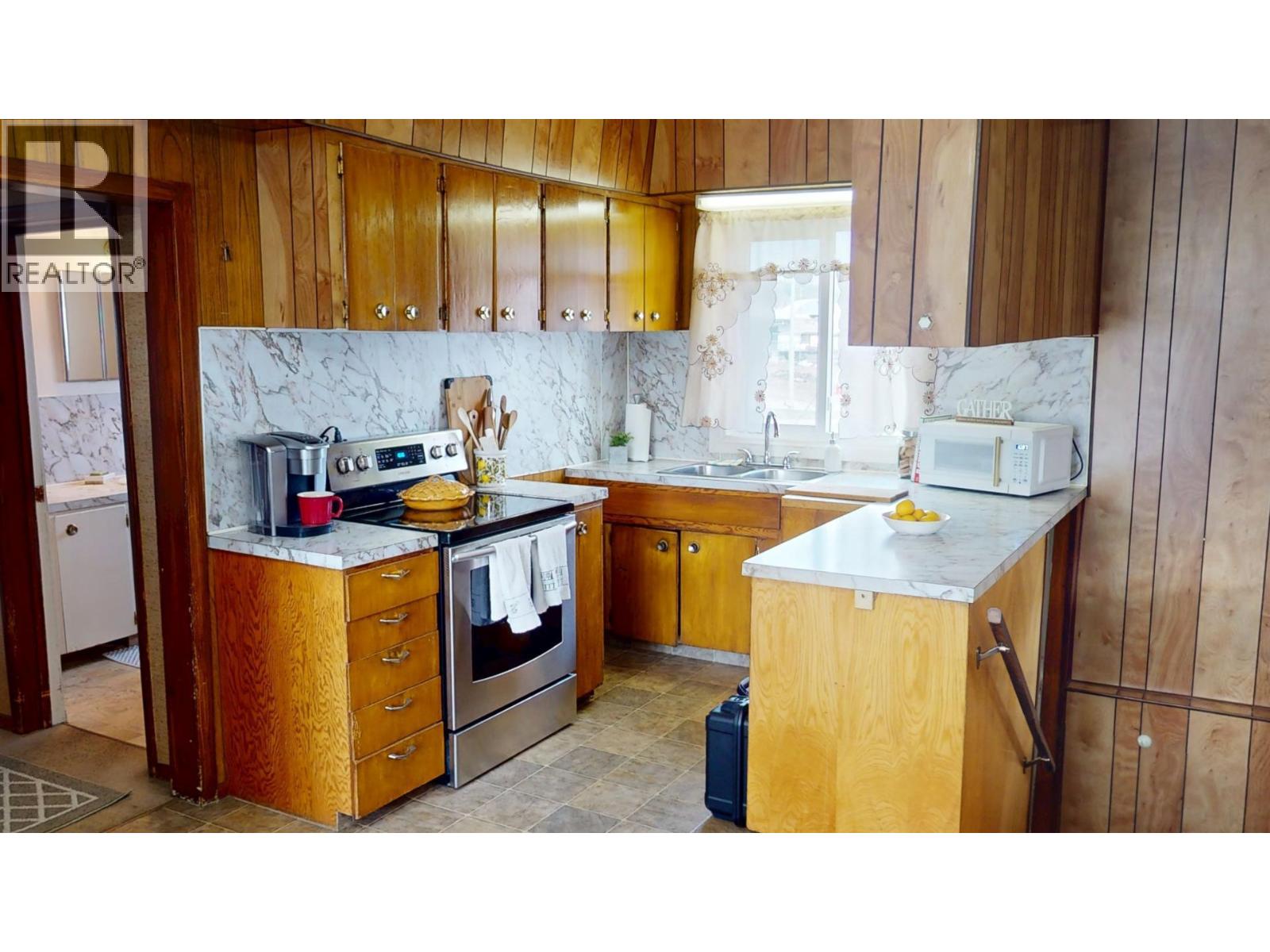 200 3rd Avenue S, Cranbrook, British Columbia V1C 2B7 - Photo 11 - 10367359