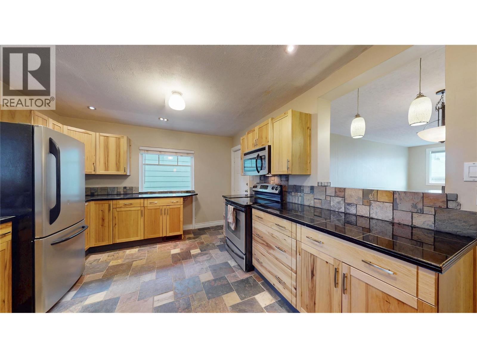 203 5th Avenue S, Cranbrook, British Columbia V1C 2G5 - Photo 10 - 10367225